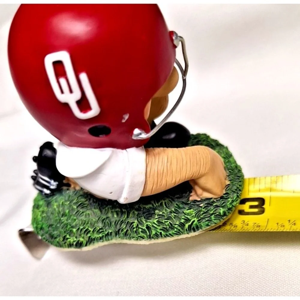 Vintage Kiwi Collection Tailgaters The Linemen‎ Football Figurines Lot of 4